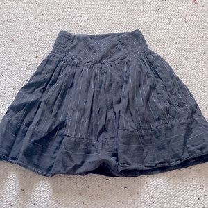 Gray skirt with silver tinsel accents! Size M